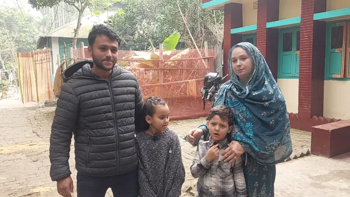 প্রেমের টানে ফরাসি তরুণী লক্ষ্মীপুরে